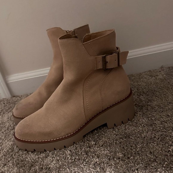 Chelsea Boots - Picture 4 of 5
